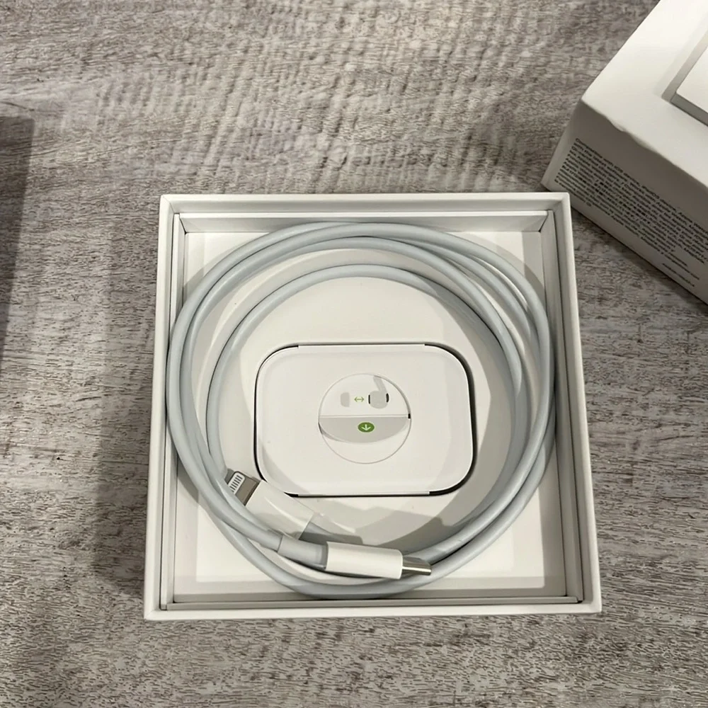 Apple AirPods Pro (Right AirPod NOT working)